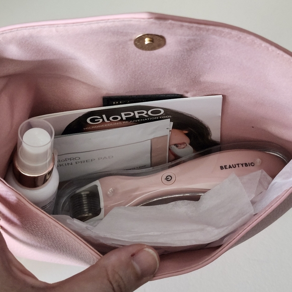 BEAUTYBIO X By Giuliana - Limited Edition On The Glo Set Microneedling Tool - Picture 4 of 10